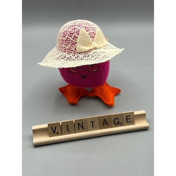 Annalee Pink Easter Egg with Easter Bonnet Posable Hot Pink Egg with Webbed Feet - Picture 4 of 9